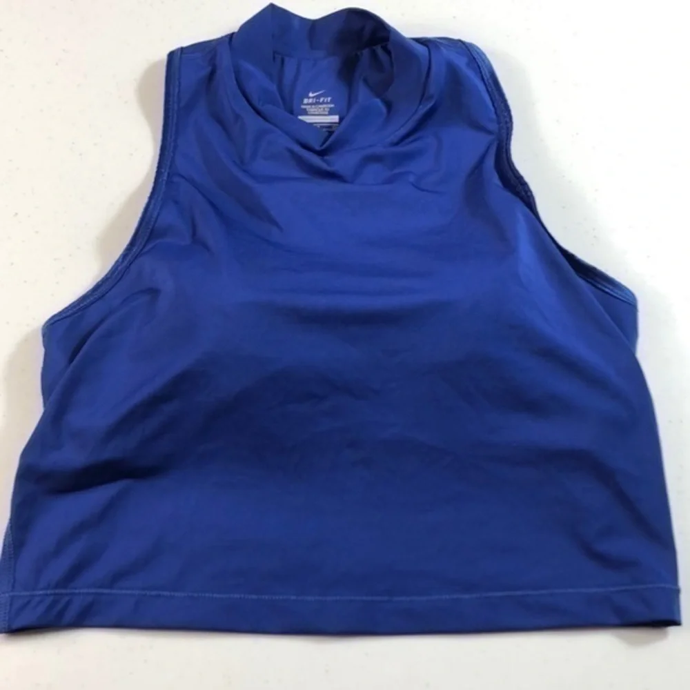 Nike Women's Top W/ Built in Sports Bra Size Small